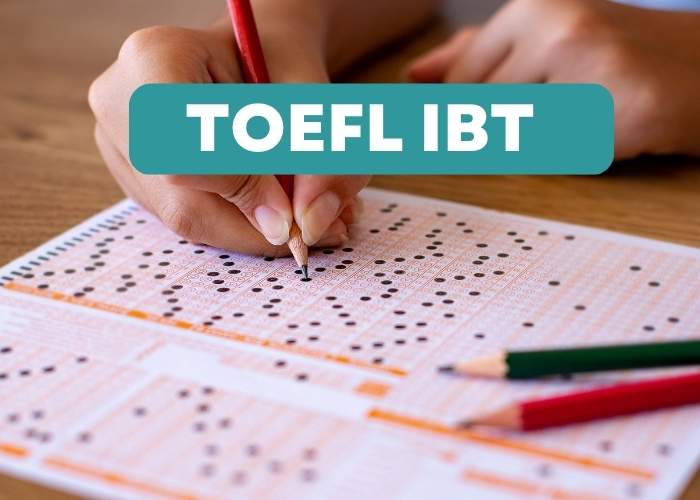 Üzerinde bazı doğru ve bazı yanlış cevapların yer aldığı TOEFL IBT İngilizce testi cevap kağıdı.